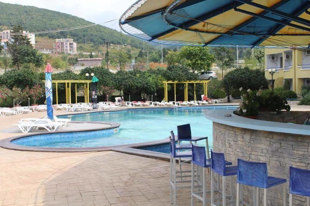 Siana Hotel Sveti Vlas Exterior photo